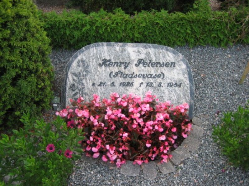 Henry Petersen1.jpg